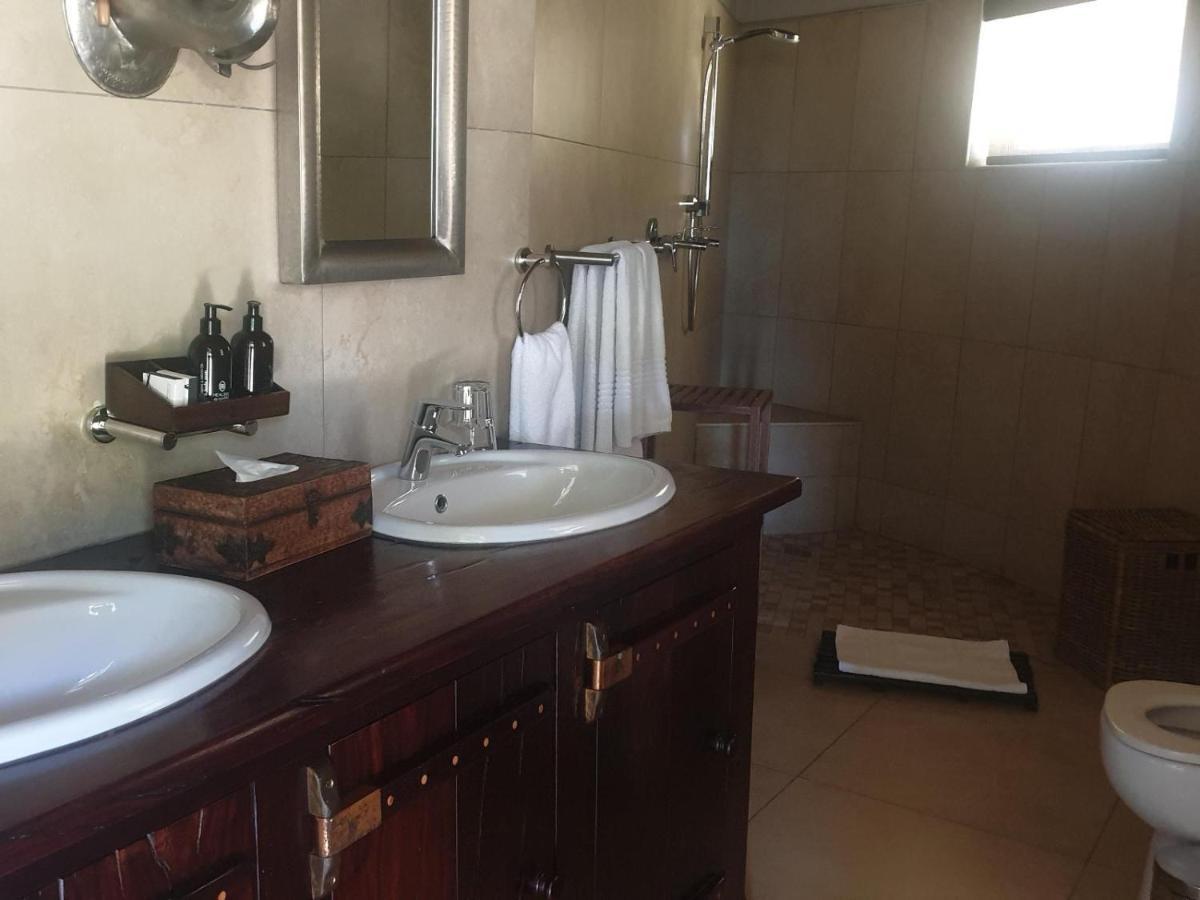 La Rochelle Lodge Namibia ซูเมบ ภายนอก รูปภาพ